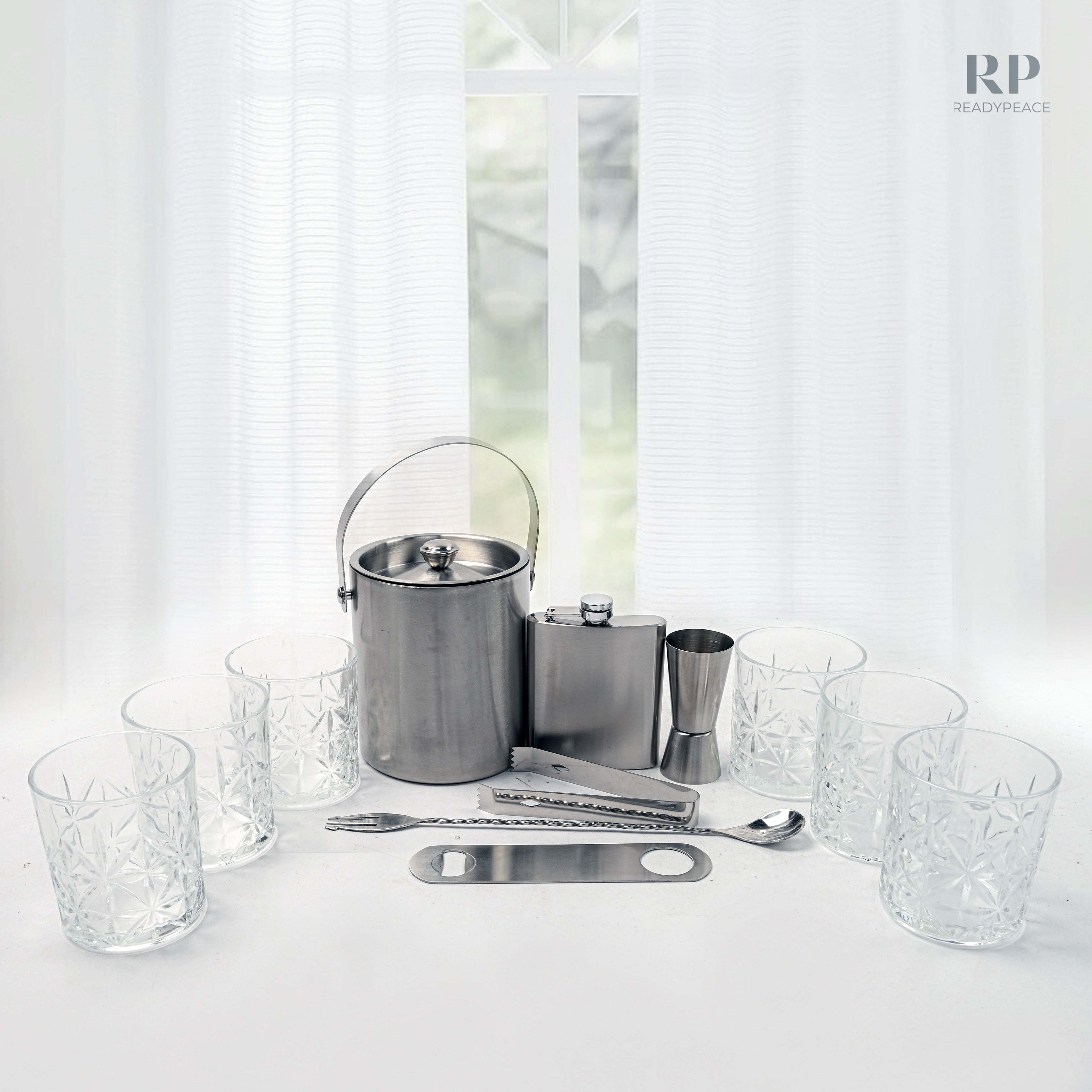 The Royale Traveler's 12 pcs Bar Case