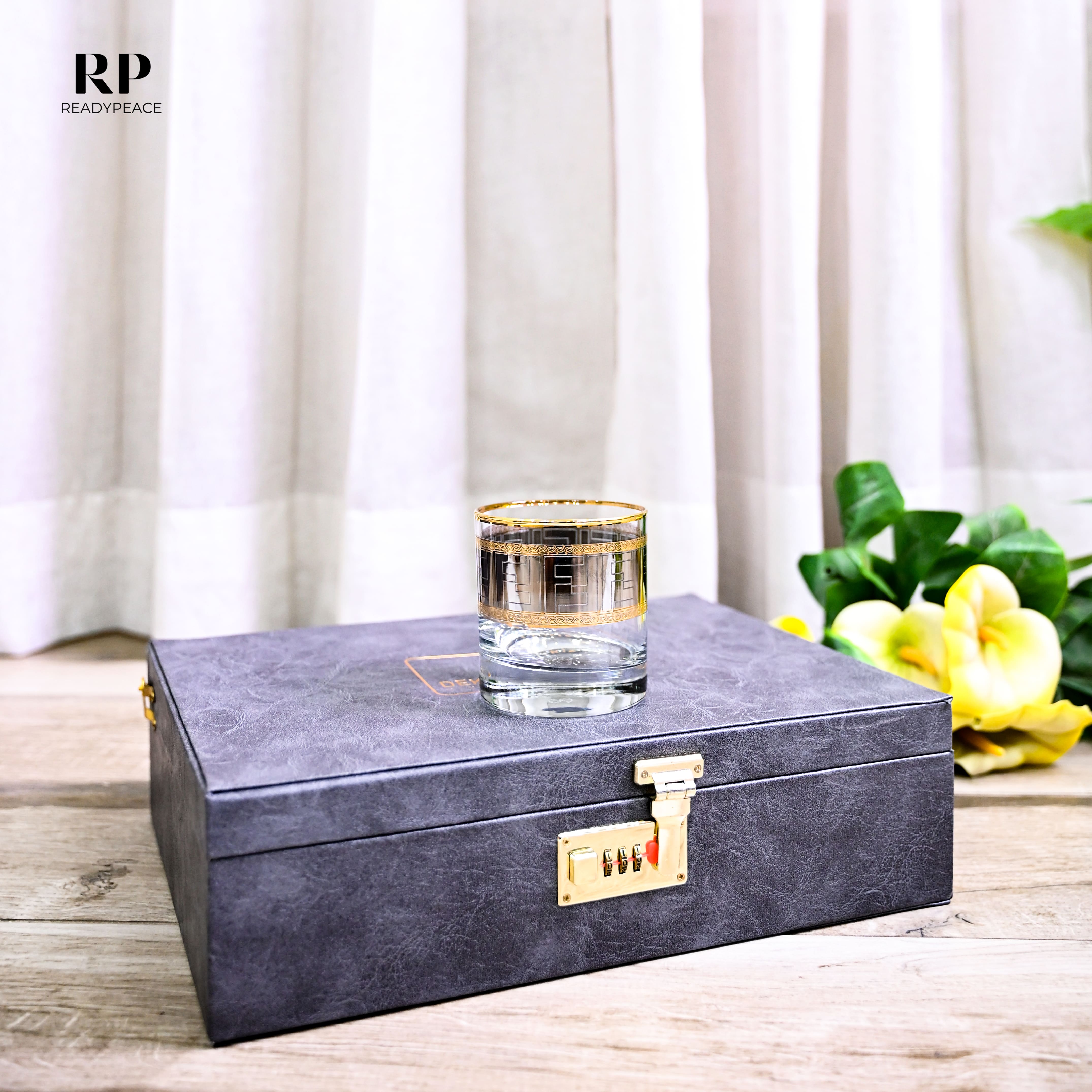 Diva Fendi Gold Plated Crystal Glasses Combo