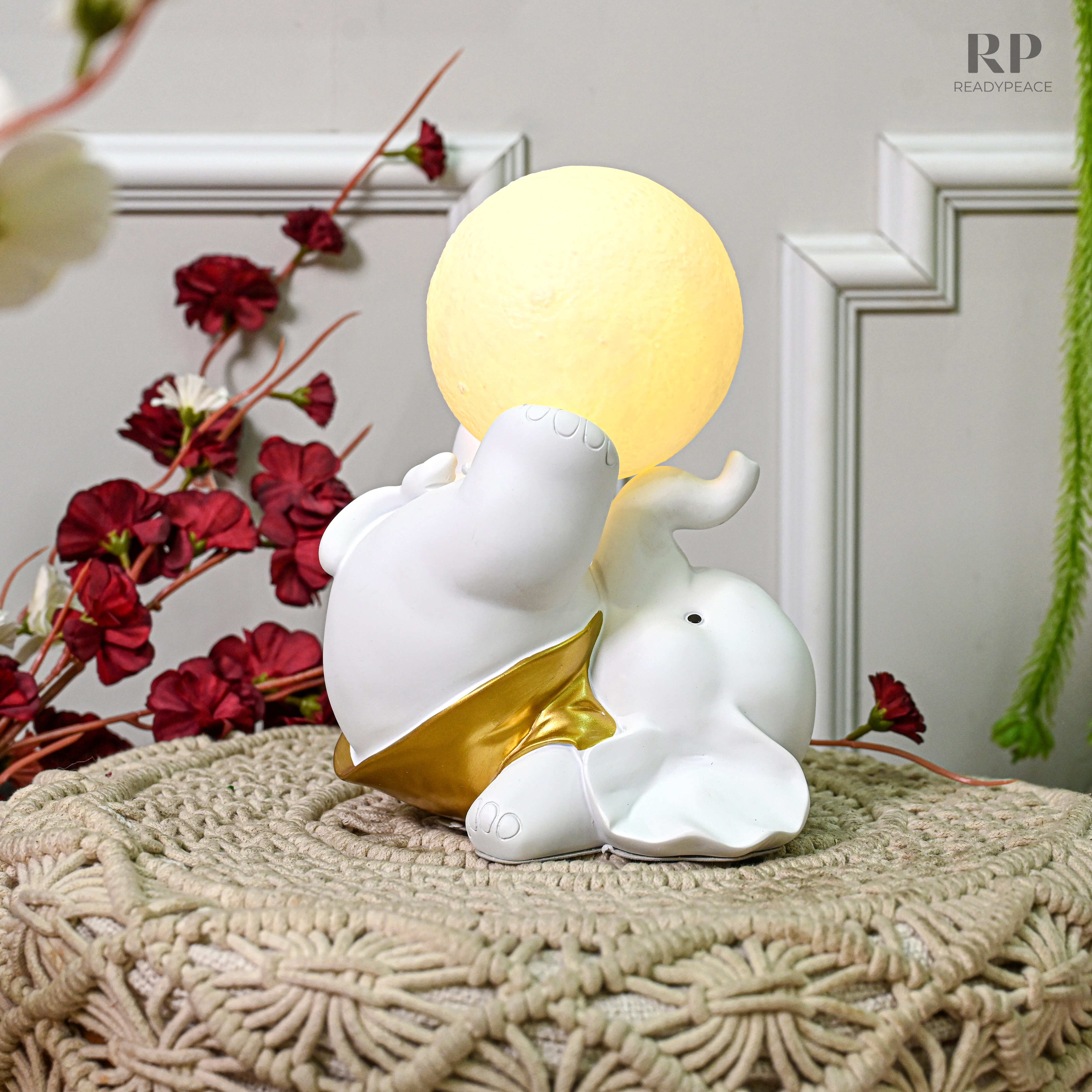 Lucky Cute Elephant with Moon Lamp