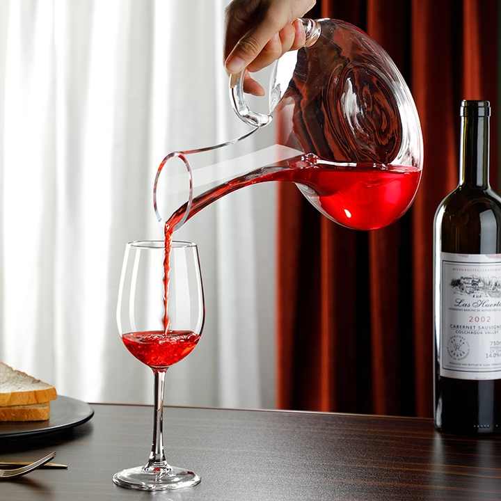 Cascade Wine Decanter with 4 Glasses