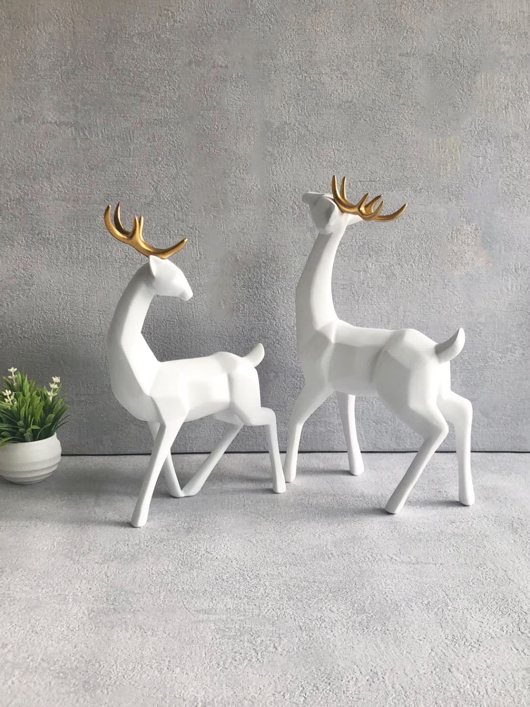 Couple Reindeer 2pcs Sculpture (White & Gold)