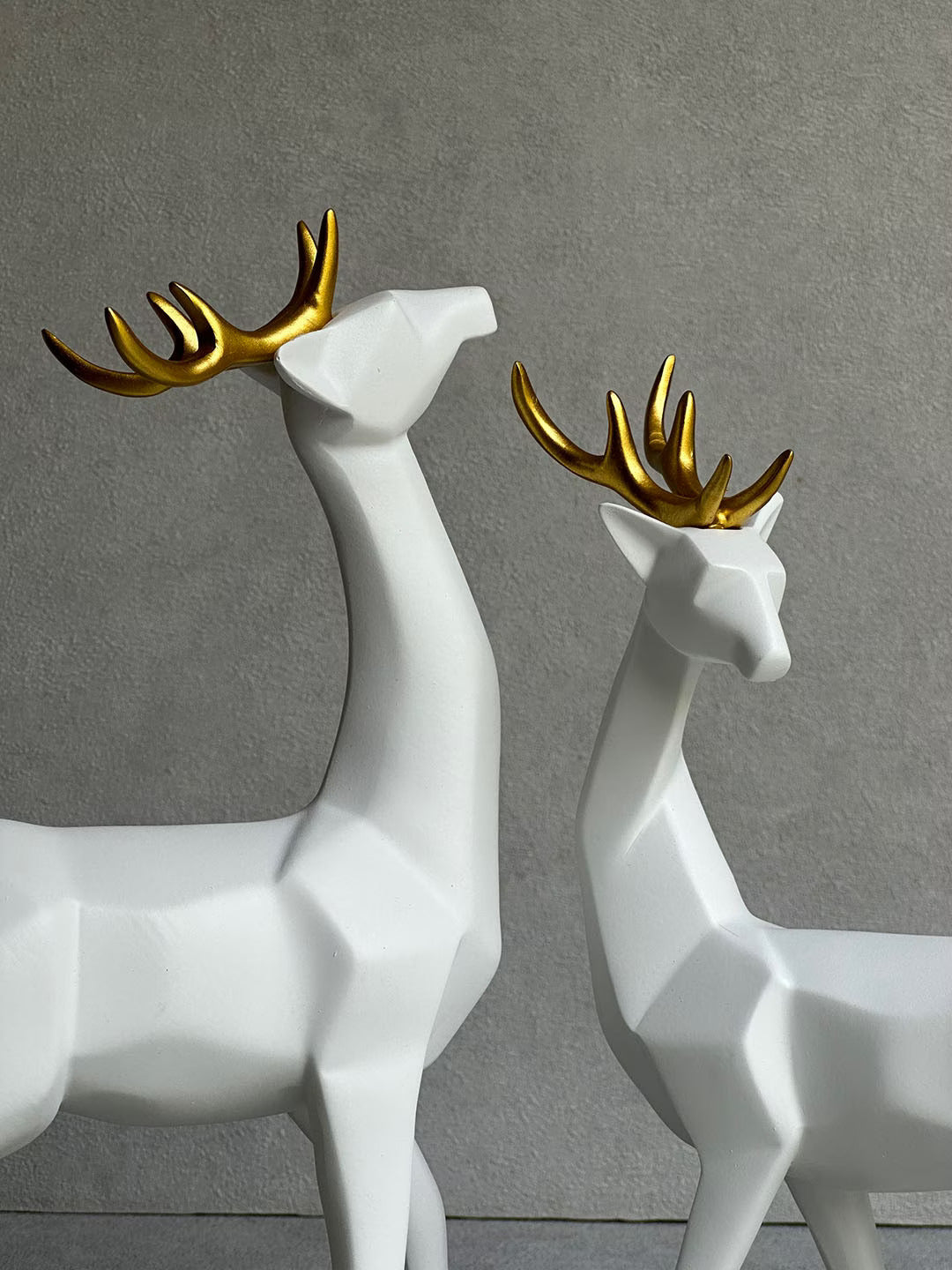 Couple Reindeer 2pcs Sculpture (White & Gold)